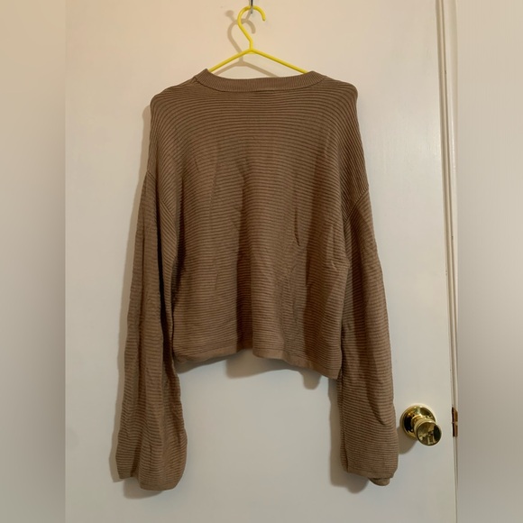 Tan sweater - Picture 2 of 2